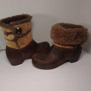 Dansko women's stormy ankle boots Size 8
